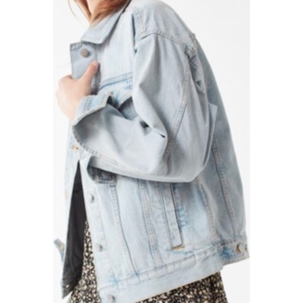 NWOT BDG denim trucker jacket
